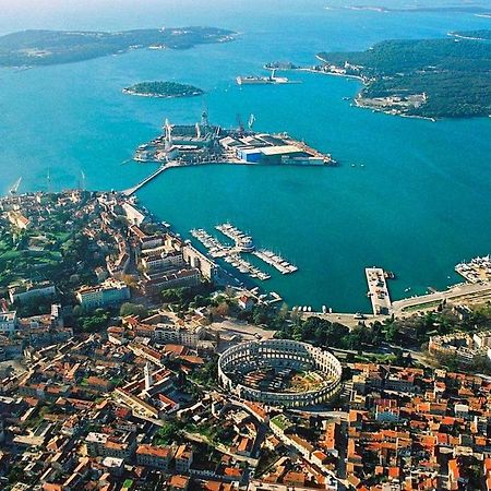 Luka Apartman Póla Kültér fotó