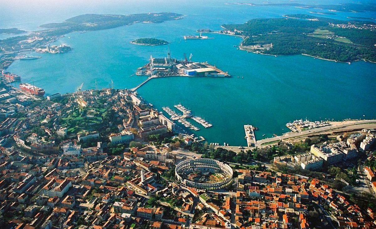 Luka Apartman Póla Kültér fotó